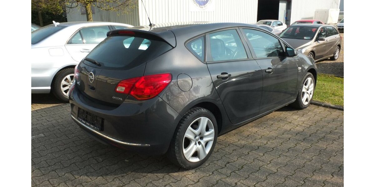 Opel Astra ACTIVE KLIMAANLAGE 17 ZOLL LMF TEMPOMAT 92.855 km 7.598 &euro; Köln 50858