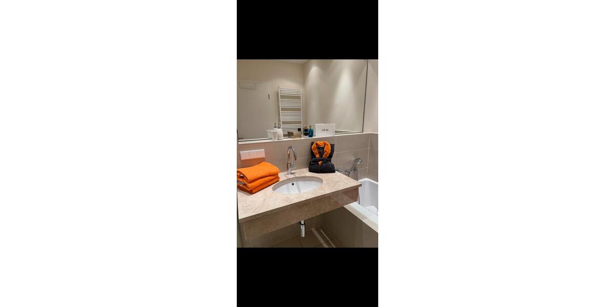 Etagenwohnung Düsseldorf Heerdt - 2 Zimmer, 65 m&sup2;, 620.000&euro; | Angebot:27096074