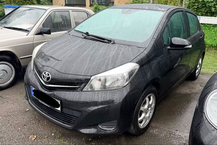 Toyota Yaris 136.000 km 4.999 &euro; Wuppertal 42115