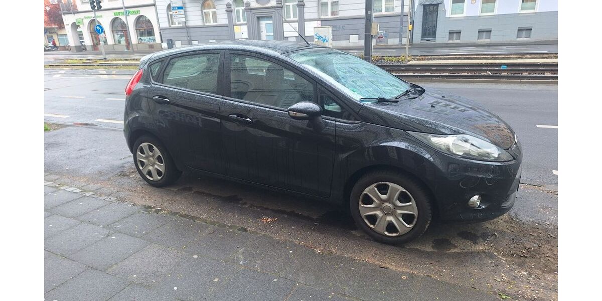 Ford Fiesta 206.000 km 2.450 &euro; Köln 51107