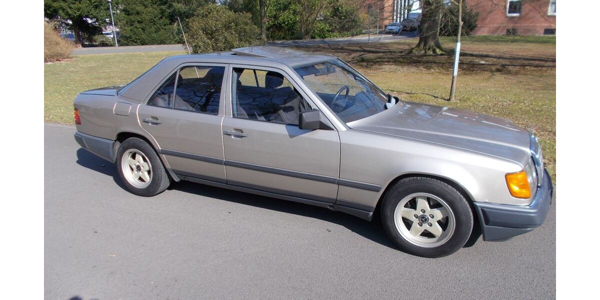 Mercedes-Benz 230 119.000 km 6.600 &euro; Willich 47877