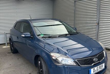 Kia pro ceed / ProCeed 196.500 km 5.500 &euro; Düsseldorf 40472