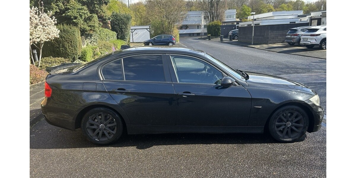 BMW E90 205.000 km 6.500 &euro; Köln 50667