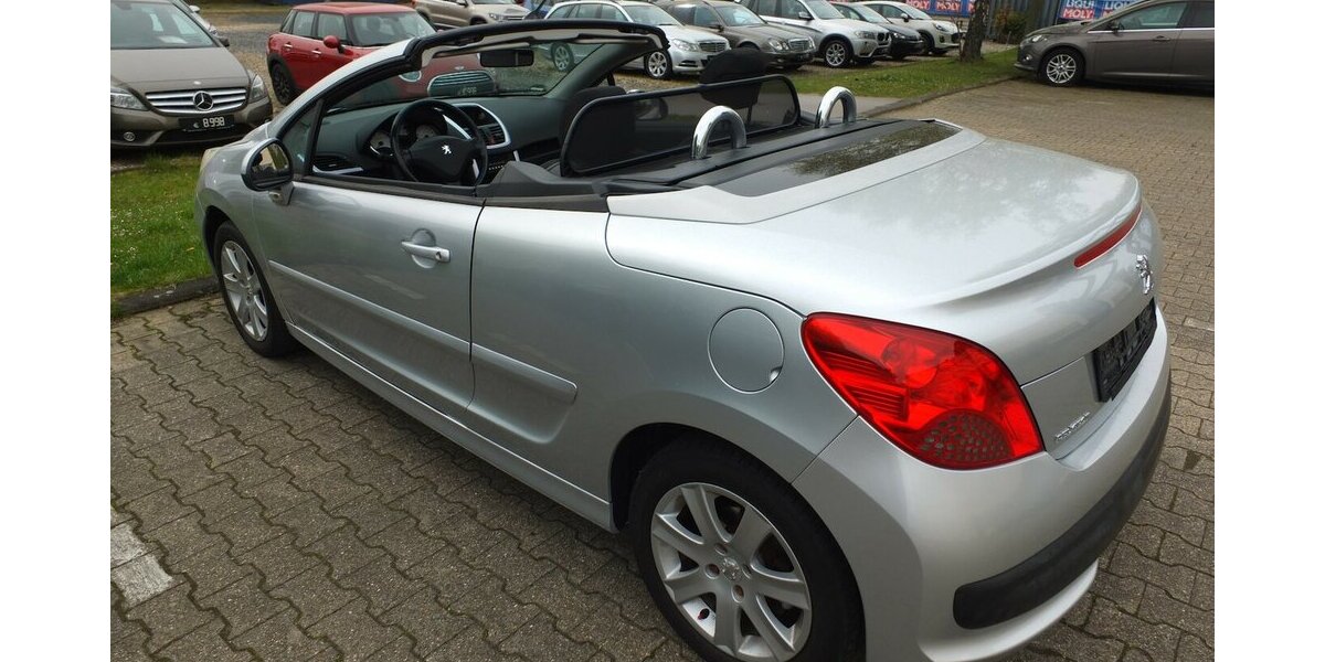 Peugeot 207 SPORT KLIMAANLAGE PARKPILOT LMF WINDSCHOTT 137.587 km 4.908 &euro; Köln 50858