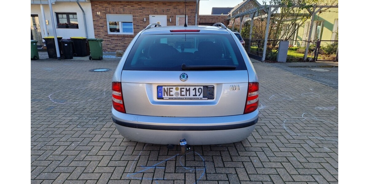 Skoda Fabia 389.000 km 1.380 &euro; Dormagen 41539
