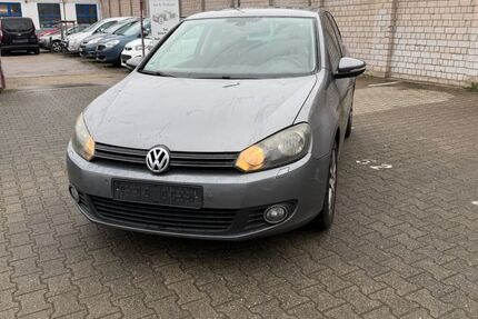 VW Golf 220.000 km 2.600 &euro; Köln 50739