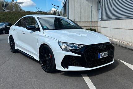 Audi RS3 4.000 km 62.500 &euro; Velbert 42553
