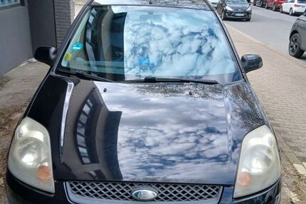 Ford Fiesta 213.100 km 800 &euro; Heiligenhaus 42579