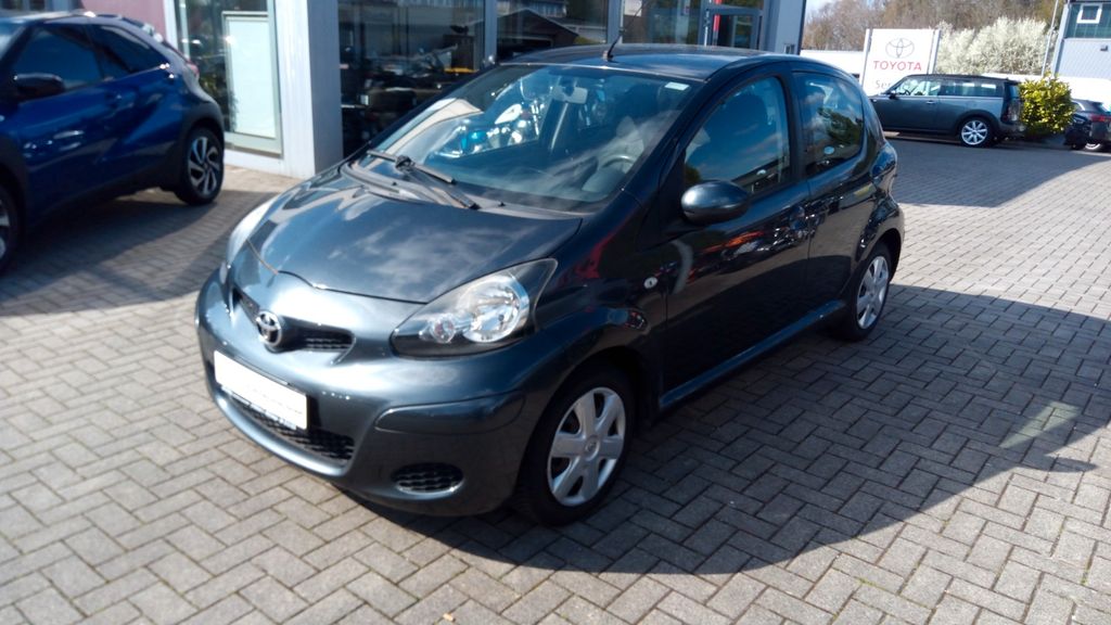 Toyota Aygo (X) 116.000 km 1.950 &euro; Ratingen 40882