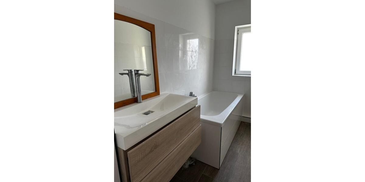 Etagenwohnung Köln Mülheim - 4 Zimmer, 83 m&sup2;, 1.150&euro; | Angebot:25840809