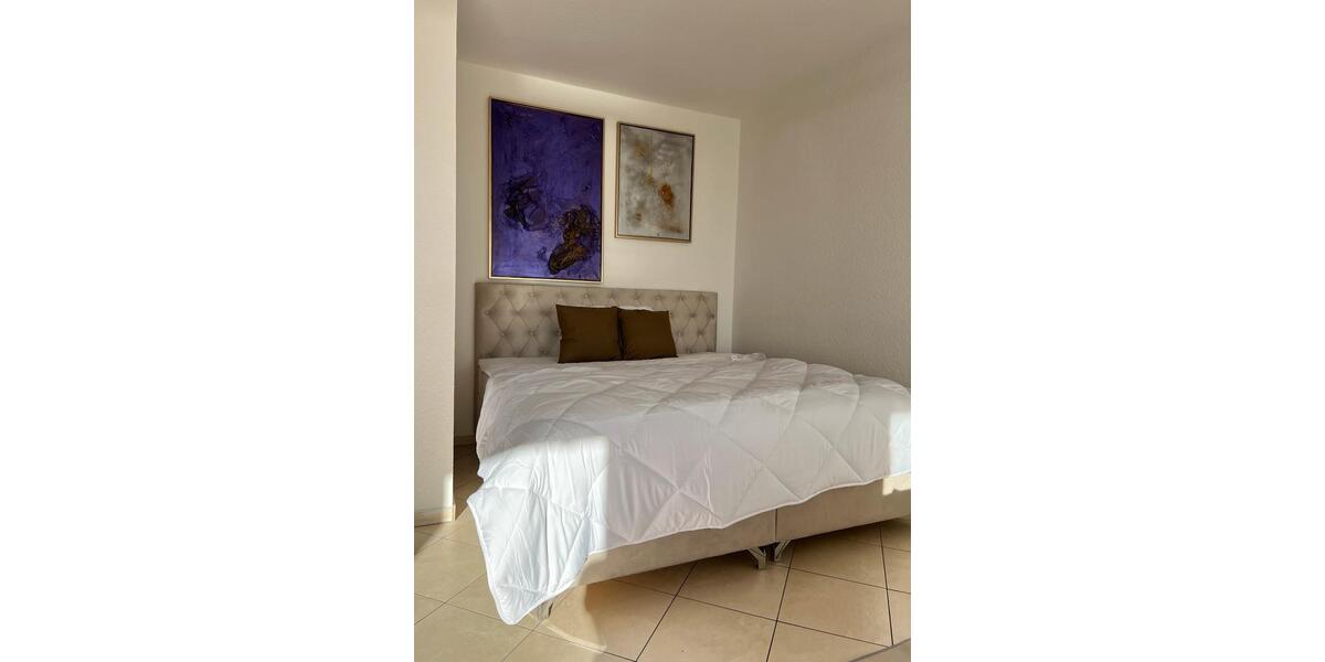 Etagenwohnung Neuss - 1 Zimmer, 35 m&sup2;, 990&euro; | Angebot:26020346