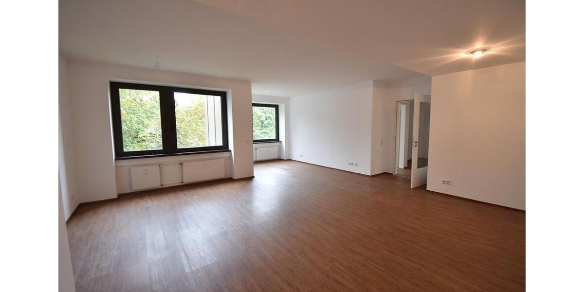 Etagenwohnung Düsseldorf Stadtbezirk 2 - 3 Zimmer, 106 m&sup2;, 1.700&euro; | Angebot:23373800