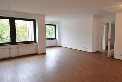 Wohnung Düsseldorf Stadtbezirk 2 - 3 Zimmer, 106 m&sup2;, 1.700&euro; | Angebot:23373800