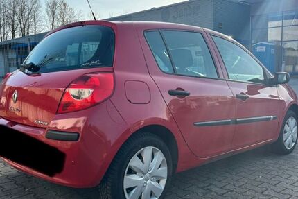 Renault Clio 90.000 km 2.999 &euro; Velbert 42549