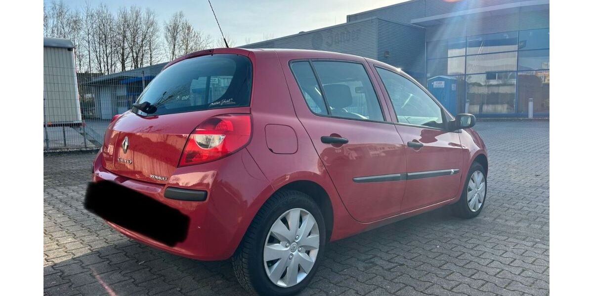 Renault Clio 90.000 km 2.999 &euro; Velbert 42549