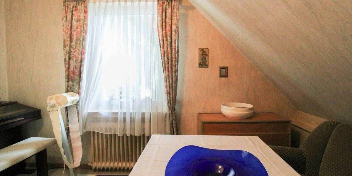 Einfamilienhaus Köln Esch/Auweiler - 7 Zimmer, 170 m&sup2;, 599.000&euro; | Angebot:26275661