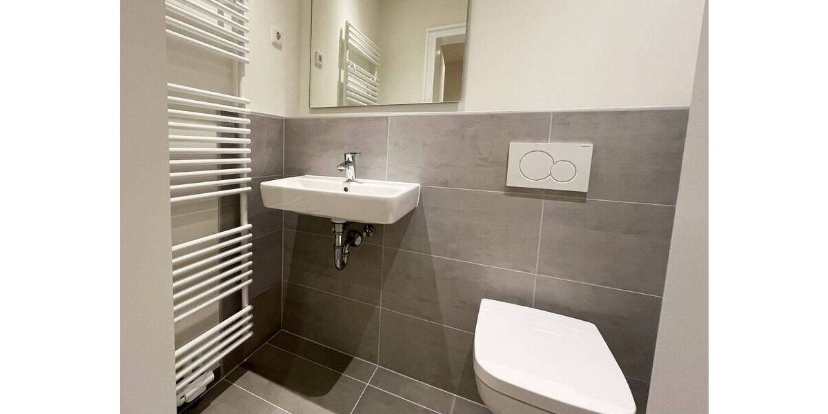 Etagenwohnung Köln Bayenthal - 4 Zimmer, 140 m&sup2;, 2.100&euro; | Angebot:26833510
