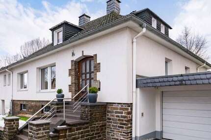 Haus Solingen - 5 Zimmer, 193 m&sup2;, 485.000&euro; | Angebot:25472199