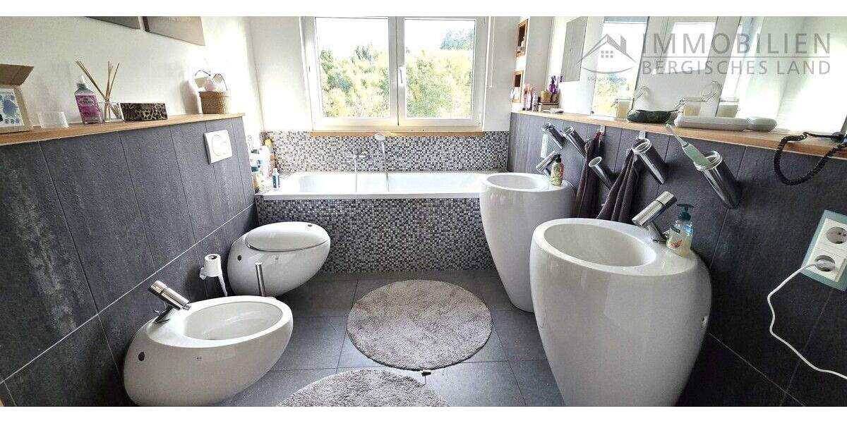 Einfamilienhaus Hückeswagen Kobeshofen - 6 Zimmer, 220 m&sup2;, 569.000&euro; | Angebot:25737808