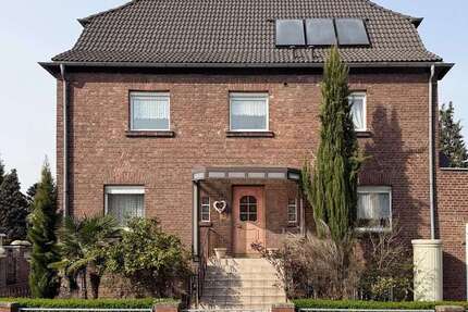 Haus Köln Porz - 12 Zimmer, 310 m&sup2;, 1.189.000&euro; | Angebot:26251316