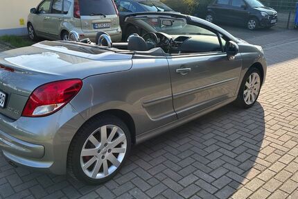 Peugeot 207 111.000 km 4.500 &euro; Mettmann 40822