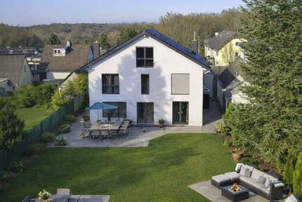 Haus Solingen / Auf der Höhe Ohligs-Aufderhöhe - 7 Zimmer, 275 m&sup2;, 959.000&euro; | Angebot:25682145