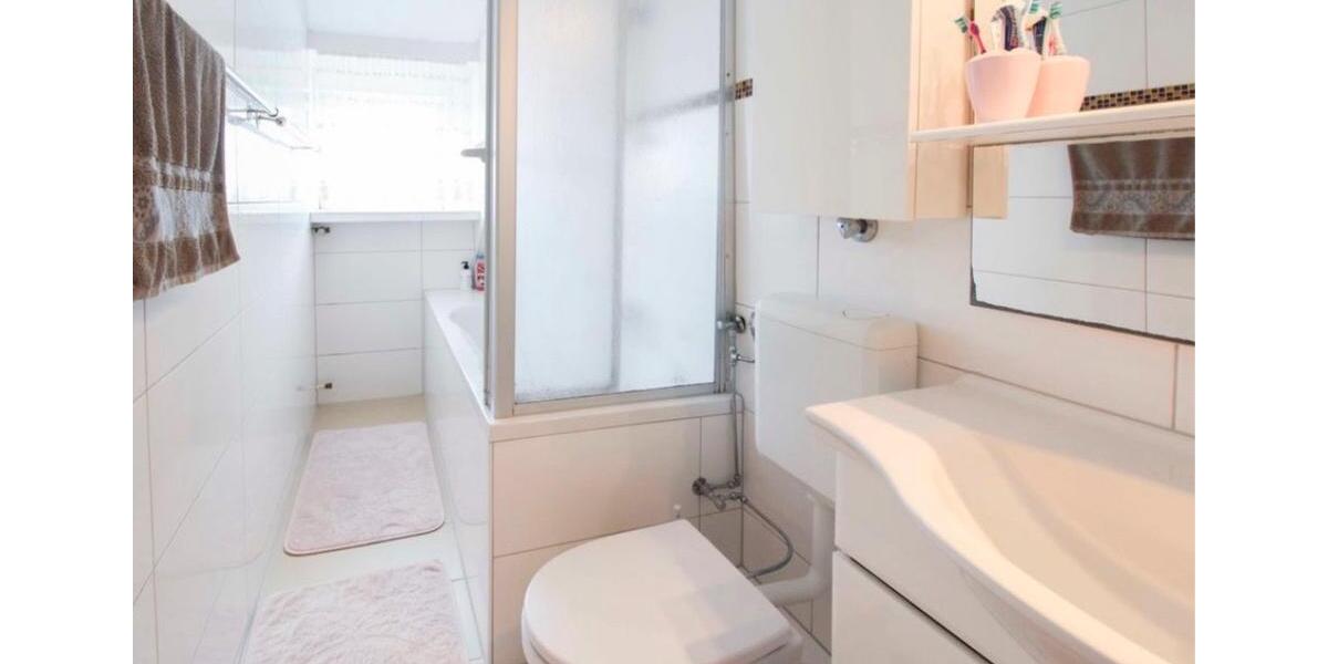 Dachgeschoßwohnung Solingen Wald - 3 Zimmer, 74 m&sup2;, 1.020&euro; | Angebot:26020341