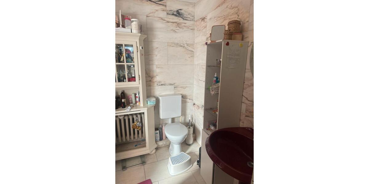 Dachgeschoßwohnung Bergisch Gladbach Frankenforst - 2.5 Zimmer, 70 m&sup2;, 540&euro; | Angebot:25979596