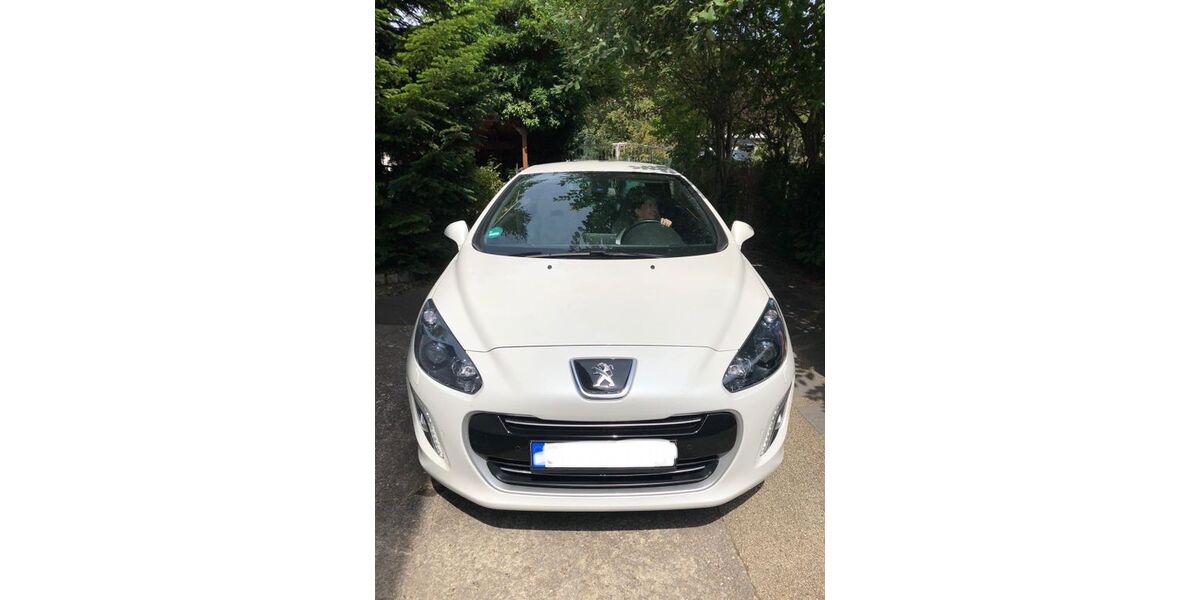 Peugeot 308 78.500 km 9.900 &euro; Solingen 42697