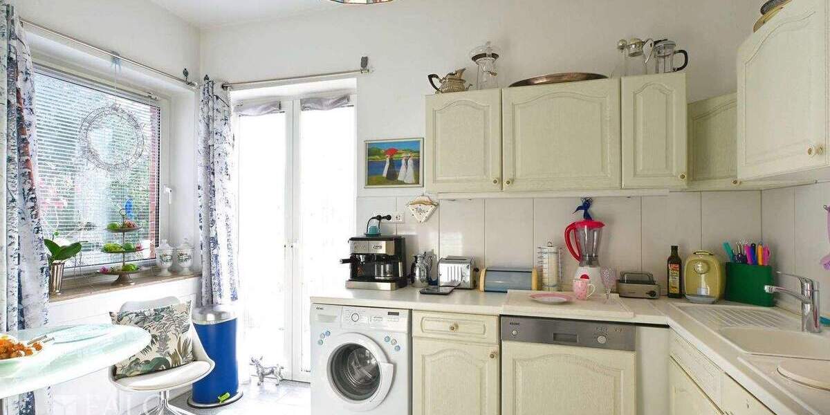 Mehrfamilienhaus, Wohnhaus Köln Weiden - 9 Zimmer, 251 m&sup2;, 1.150.000&euro; | Angebot:25696521