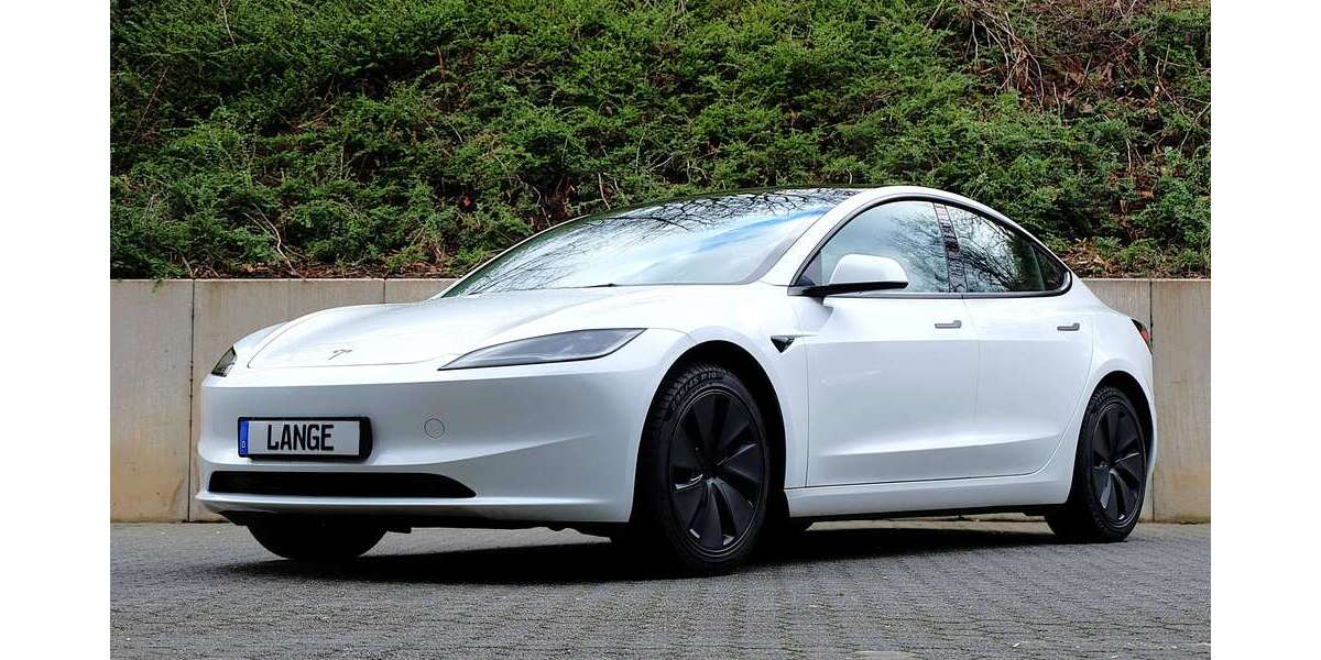 Tesla Model 3 23.316 km 41.980 &euro; Köln 50996