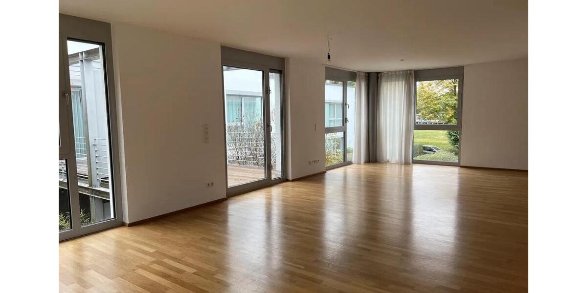 Etagenwohnung Düsseldorf Stadtbezirk 5 - 4 Zimmer, 112 m&sup2;, 2.200&euro; | Angebot:25865885
