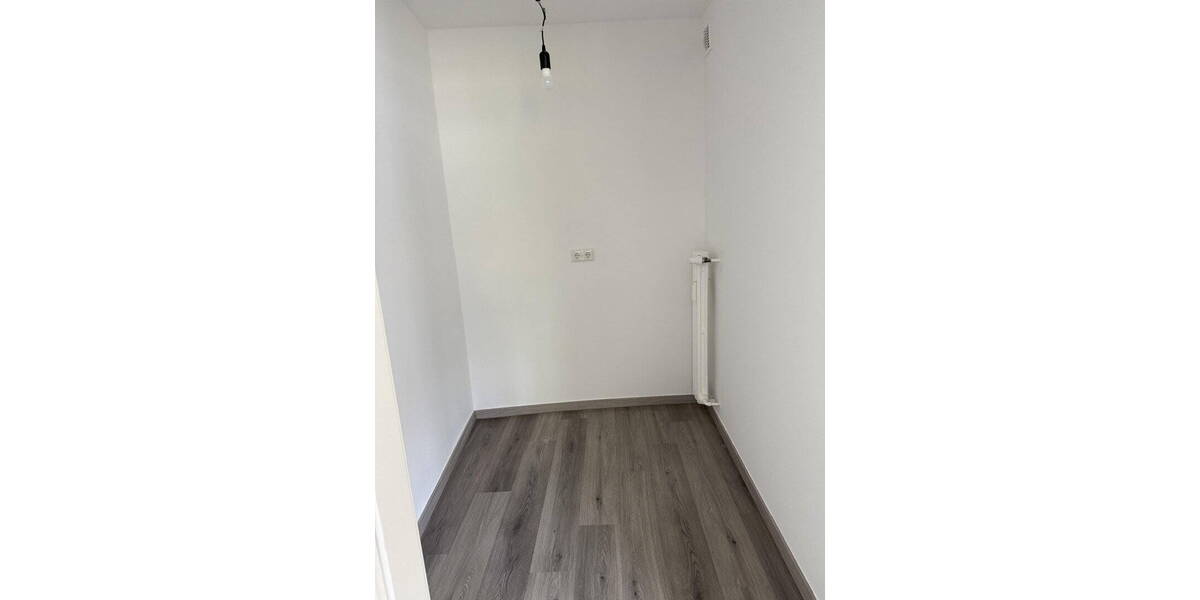 Etagenwohnung Düsseldorf Oberkassel - 2 Zimmer, 110 m&sup2;, 1.691&euro; | Angebot:26329682