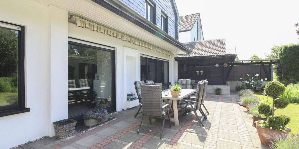 Einfamilienhaus Haan - 7 Zimmer, 303 m&sup2;, 889.000&euro; | Angebot:26834359
