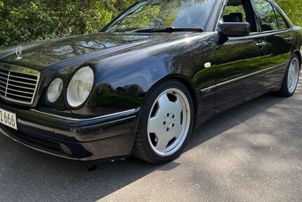 Mercedes-Benz E 55 AMG 262.000 km 10.500 &euro; Grevenbroich 41515