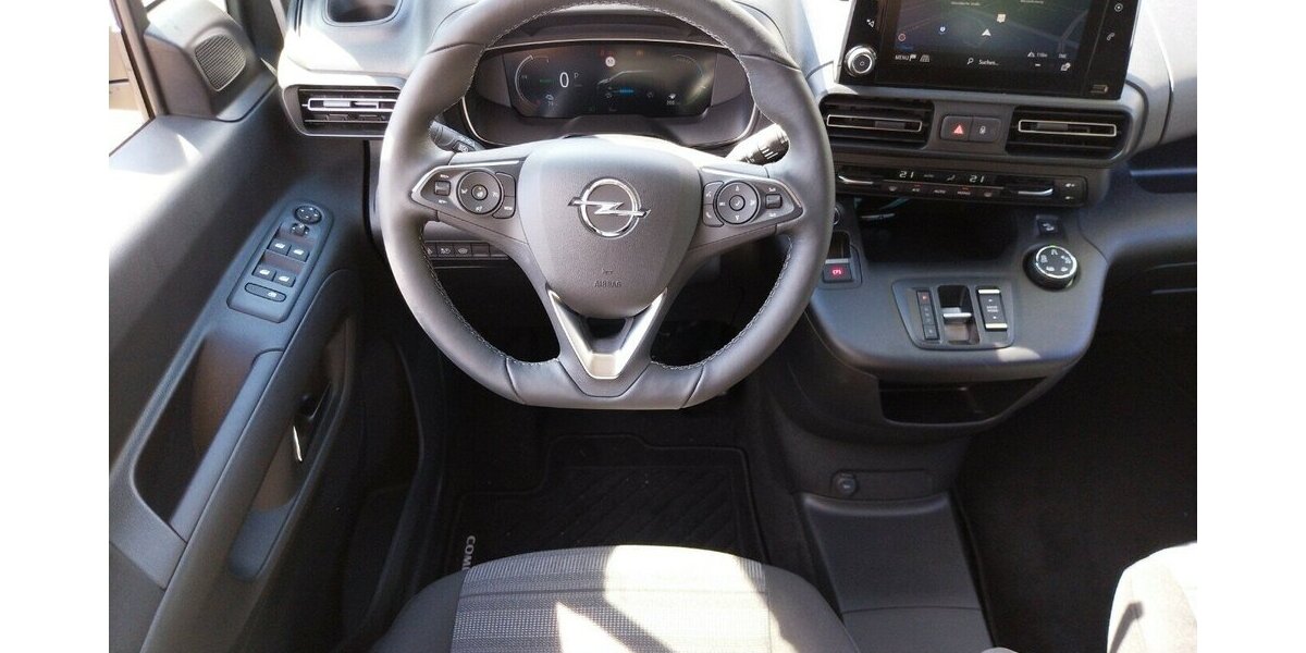 Opel Combo Life - e Ultimate 4.500 km 28.290 &euro; HAAN 42781