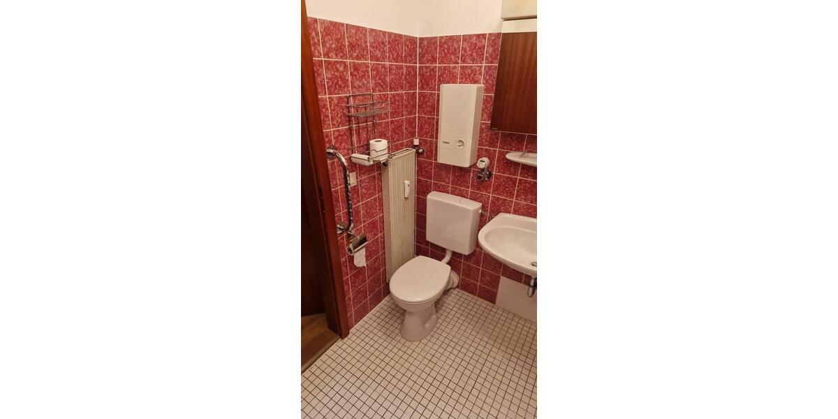 Etagenwohnung Radevormwald - 1 Zimmer, 82 m&sup2;, 585&euro; | Angebot:25174373