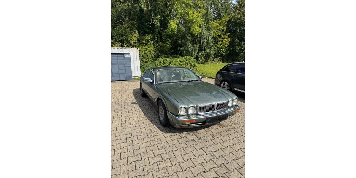 Jaguar Daimler 225.000 km 6.999 &euro; Mettmann 40822