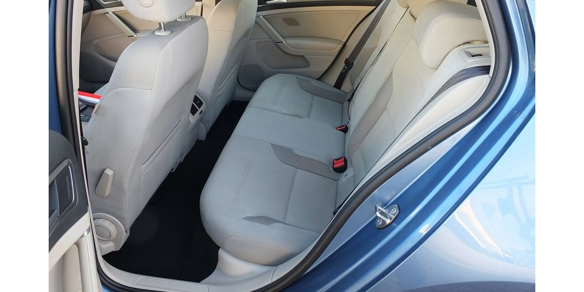 VW Golf VII COMFORTLINE PANORAMADACH KLIMAAUTOMATIK 1 150.000 km 9.888 &euro; Köln 50858