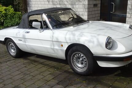 Alfa Romeo Spider 93.500 km 9.850 &euro; Haan 42781
