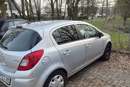 Opel Corsa 147.000 km 2.950 &euro; Düsseldorf 40231