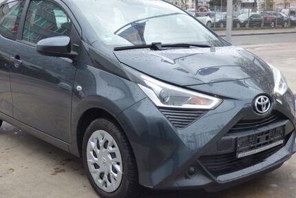 Toyota Aygo (X) 117.000 km 7.999 &euro; Köln 51105