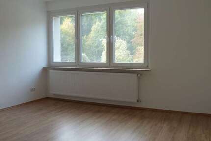Wohnung Wuppertal Unterbarmen - 1 Zimmer, 35 m&sup2;, 330&euro; | Angebot:27385314