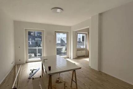 Wohnung Düsseldorf Stadtmitte - 4 Zimmer, 111 m&sup2;, 1.966&euro; | Angebot:26250303