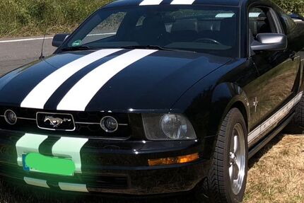 Ford Mustang 142.000 km 9.450 &euro; Köln 51065