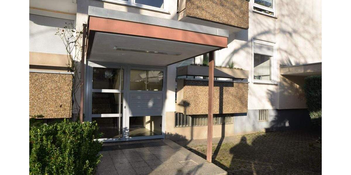 Etagenwohnung Köln Neubrück - 4 Zimmer, 93 m&sup2;, 229.000&euro; | Angebot:25728630