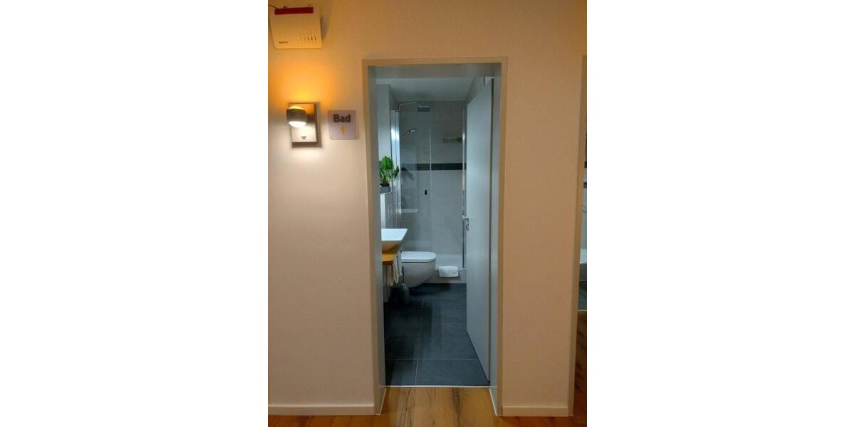 Verkauf eines kleinen Hotel garni in Köln voll genehmigter Beherbergungsbetrieb mit 8 Betten 4 Zimmern, studentisches Wohnen denkbar - Gewerbeobjekt Köln Mülheim | Angebot:22794810