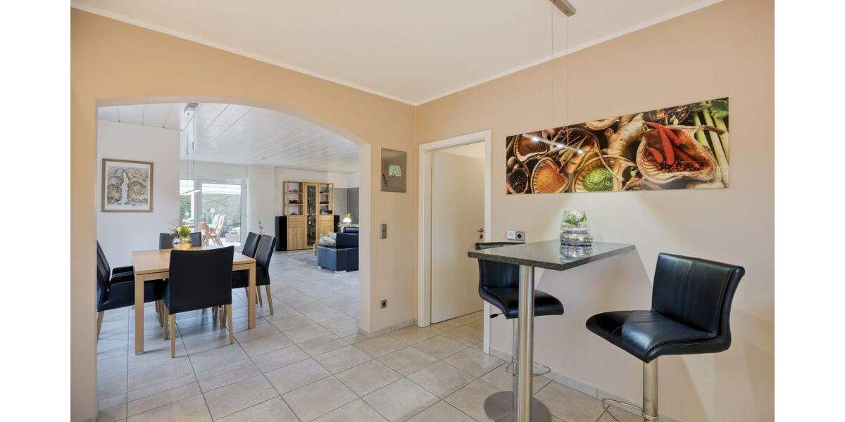 Einfamilienhaus Langenfeld Richrath - 6 Zimmer, 220 m&sup2;, 850.000&euro; | Angebot:25802492