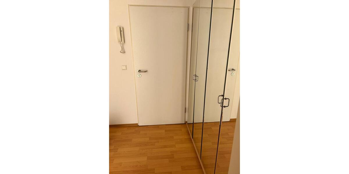Dachgeschoßwohnung Meerbusch Necklenbroich - 1 Zimmer, 67 m&sup2;, 879&euro; | Angebot:25649527