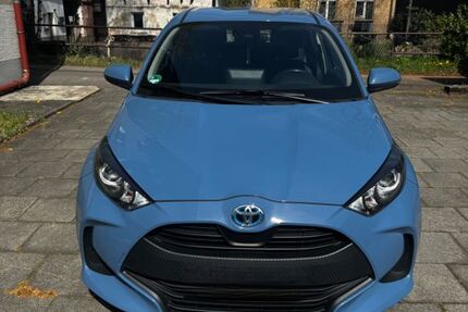 Toyota Yaris 87.000 km 15.900 &euro; Köln 51067